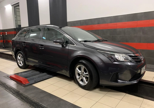 Toyota Avensis cena 35900 przebieg: 237000, rok produkcji 2013 z Radzionków małe 106